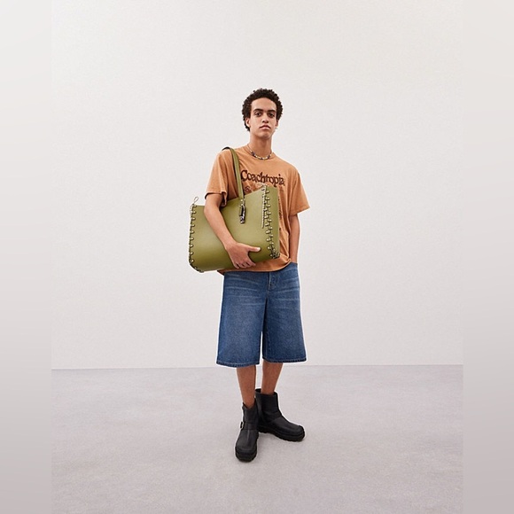 Authentic Large Re-Laceable Tote In Coachtopia Leather - Picture 9 of 14